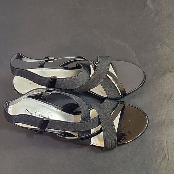 NUE OPTIONS LOW BLOCK HEEL CRISSCROSS ELASTIC STRAP OPEN TOE SANDAL - Picture 4 of 14